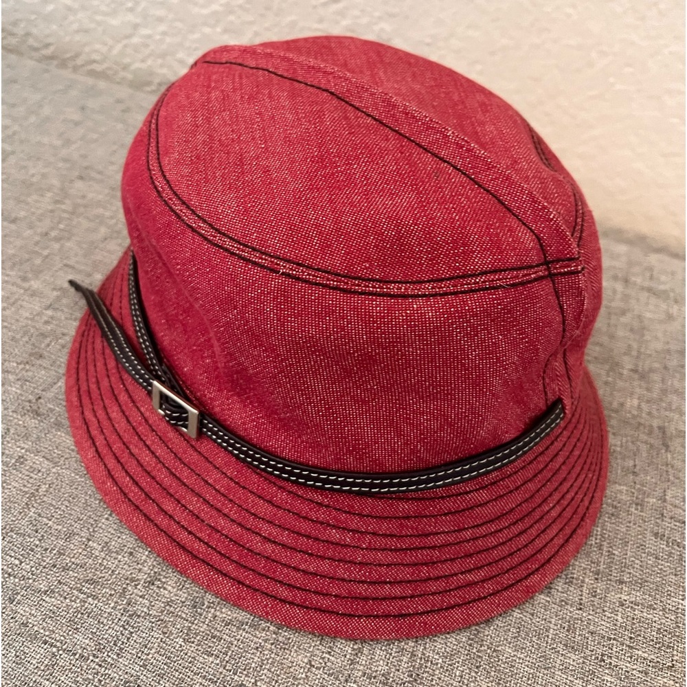 Lola Denim Bucket hat in Magenta.